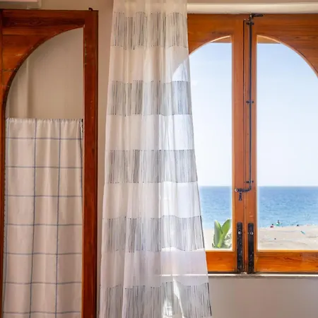 Seasound Naxos * גיארדיני נאקסוס